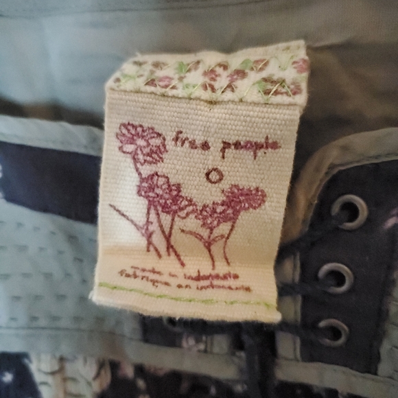 Free People Tie Front Cropped Peasant Top 0 - Picture 3 of 4